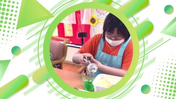 【ひなた】手作りクリームソーダで夏気分！アイスディッシャー盛り付けに挑戦♪